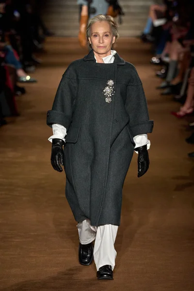 Look 25